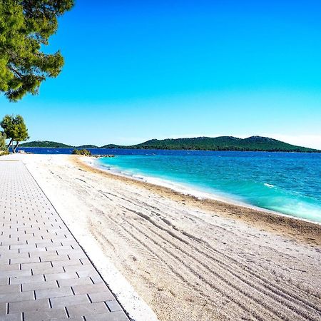Buqez Eco Resort - Beach Villa 28 - Directly By Beach ドラゲ エクステリア 写真