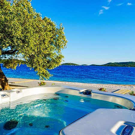 Buqez Eco Resort - Beach Villa 28 - Directly By Beach ドラゲ エクステリア 写真