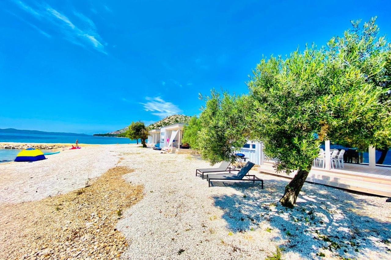 Buqez Eco Resort - Beach Villa 28 - Directly By Beach ドラゲ エクステリア 写真