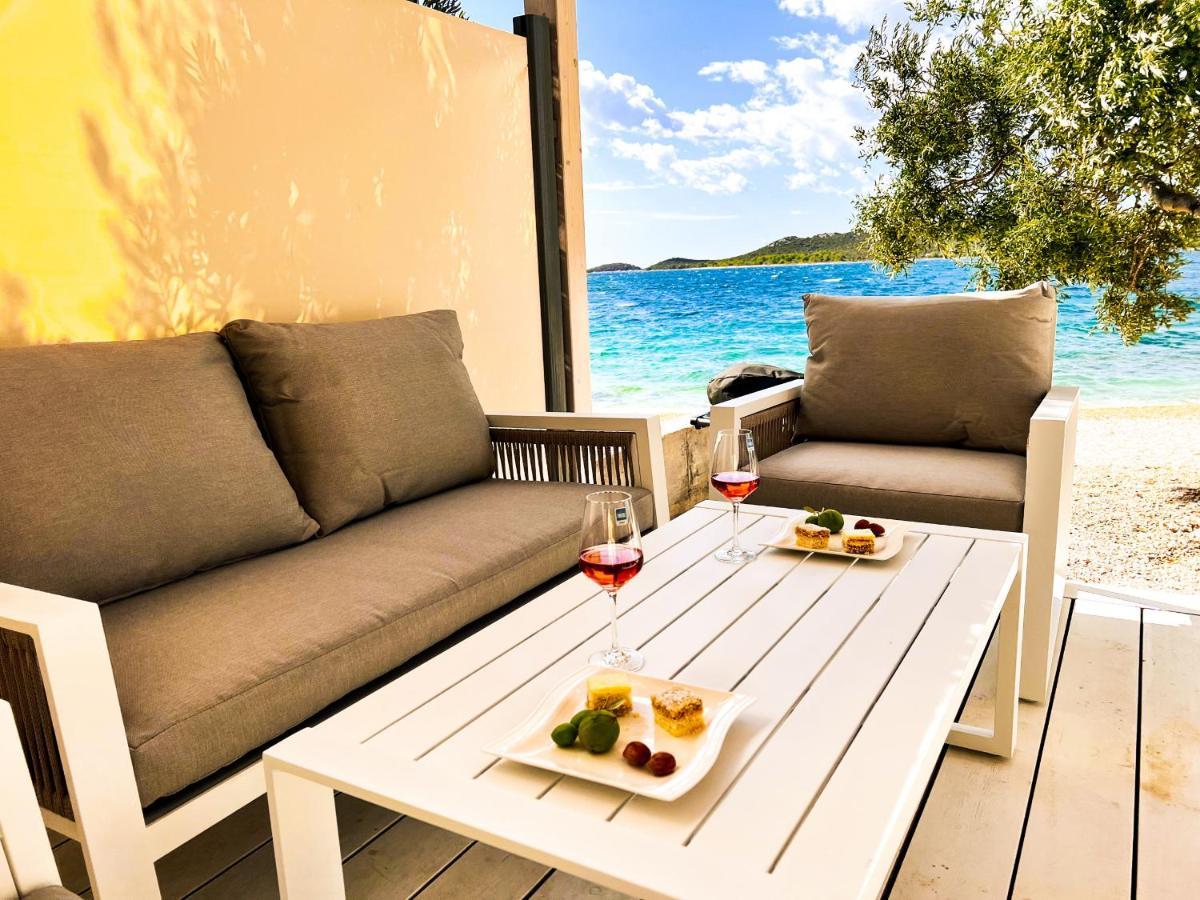 Buqez Eco Resort - Beach Villa 28 - Directly By Beach ドラゲ エクステリア 写真