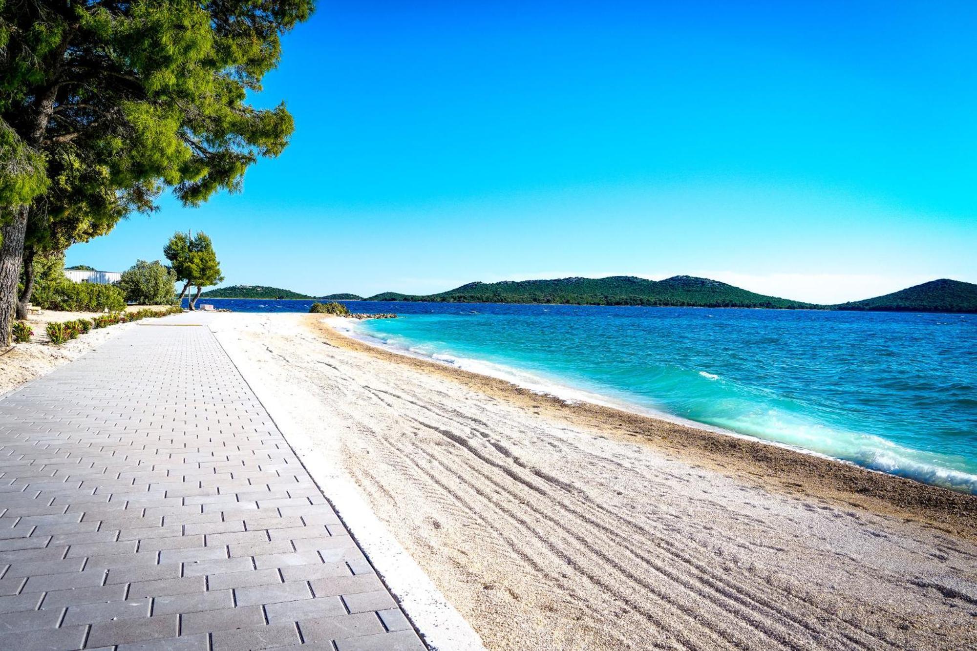 Buqez Eco Resort - Beach Villa 28 - Directly By Beach ドラゲ エクステリア 写真