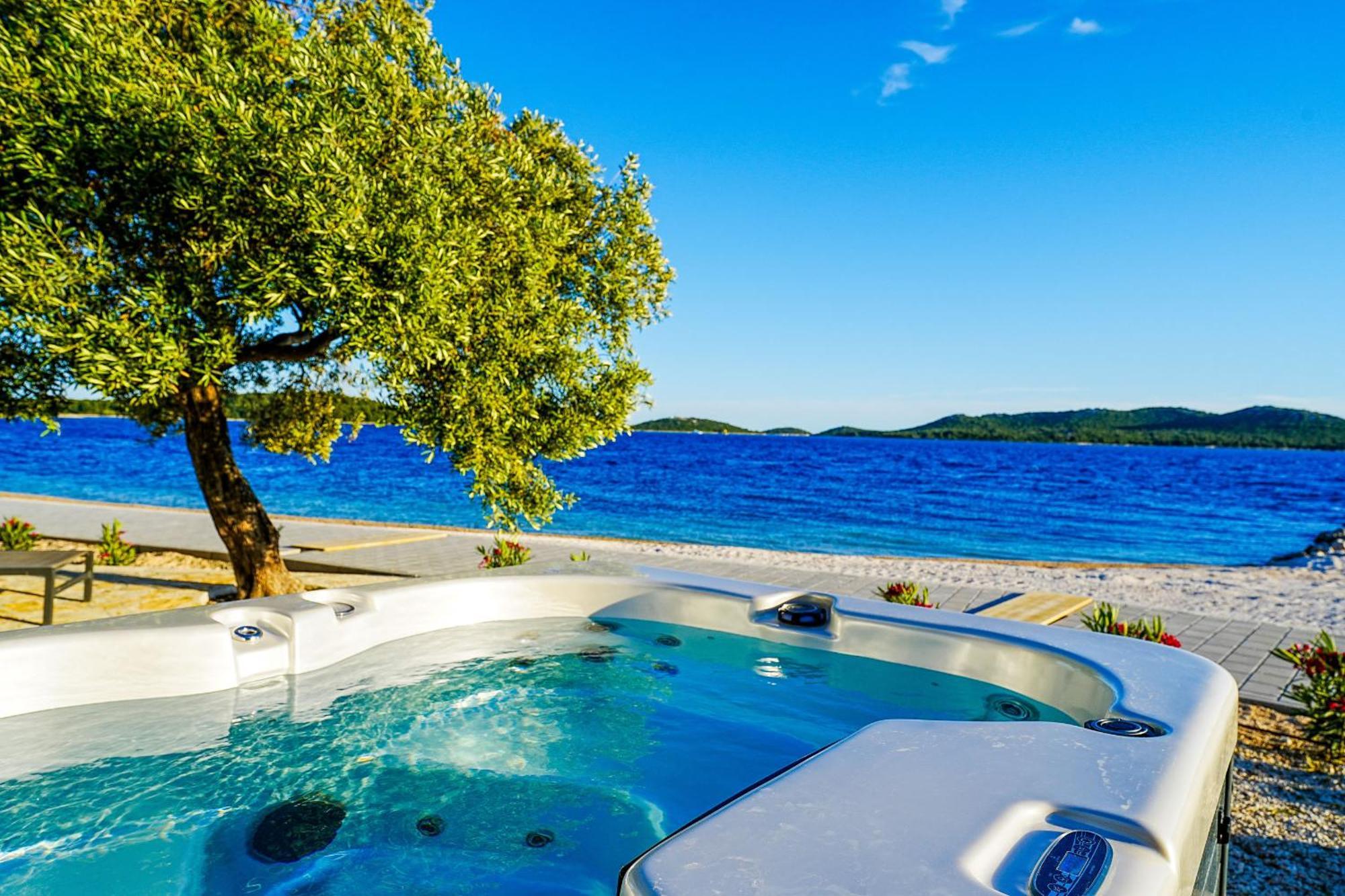 Buqez Eco Resort - Beach Villa 28 - Directly By Beach ドラゲ エクステリア 写真
