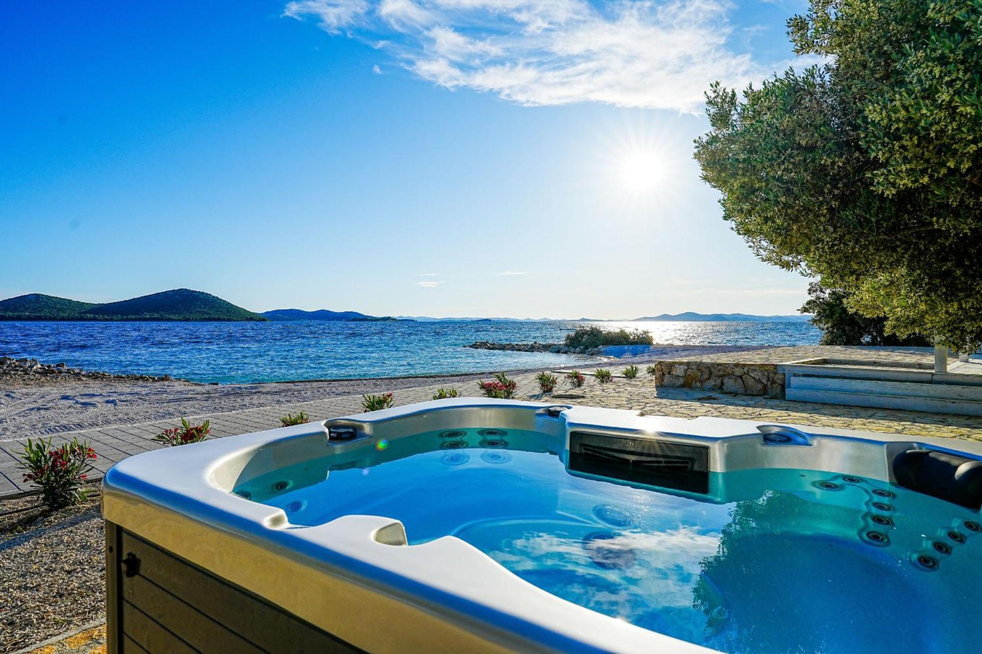 Buqez Eco Resort - Beach Villa 28 - Directly By Beach ドラゲ エクステリア 写真